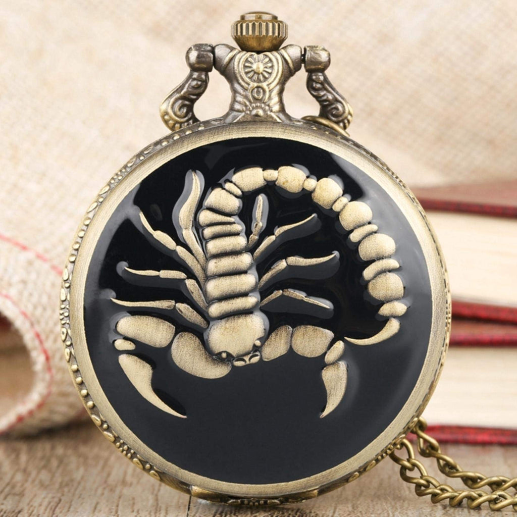 HUIBBGO Reloj de Bolsillo Retro de Cuarzo con temática de la Leyenda de Zelda, Colgante con patrón de araña escorpión, Reloj de Cadena de Bronce Retro